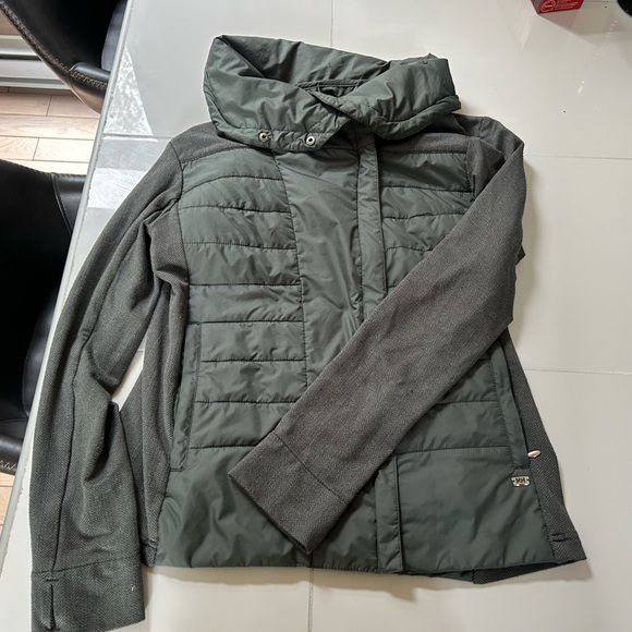 Helly hansen women puffer vest - Picture 1 of 3